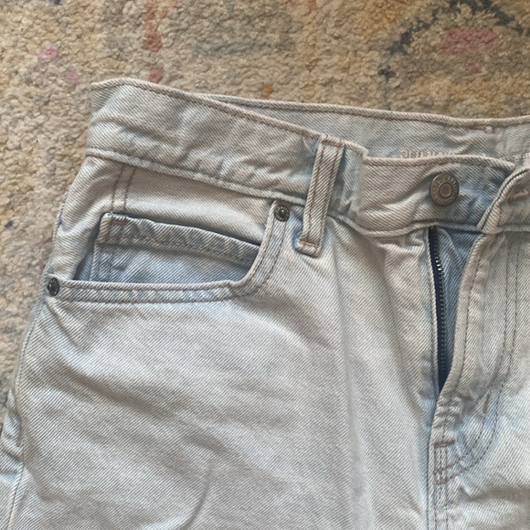 Old Navy Slouchy Straight High Rise Short - size 2 - Picture 2 of 6